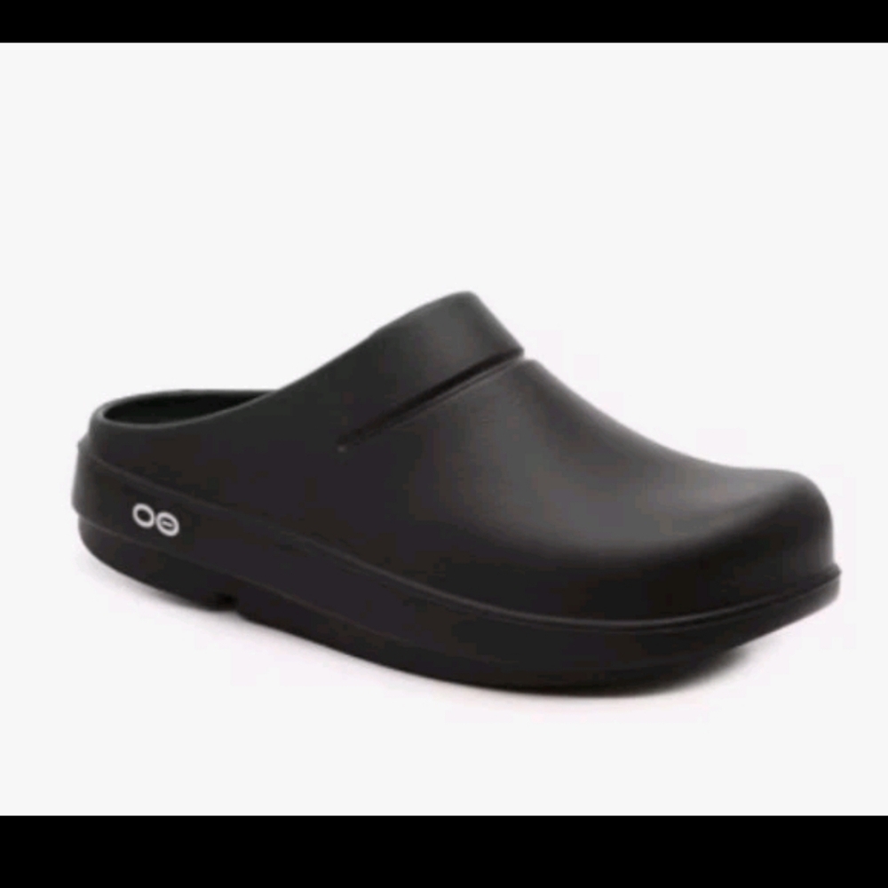 OOFOS Black Clogs